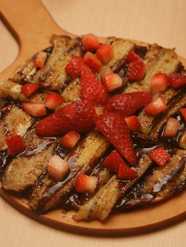Choco-berry banana pizza