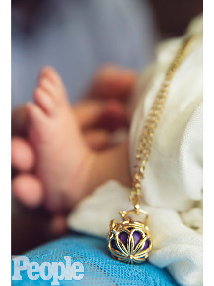 See the Special Gift That Paralyzed Bride Rachelle Friedman Chapman Received from Her Surrogate| Real People Stories