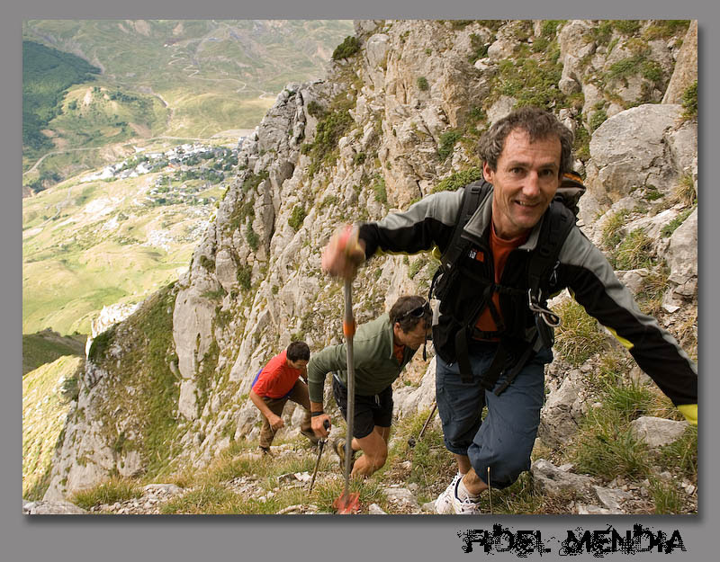 subiendo las primeras trepadas