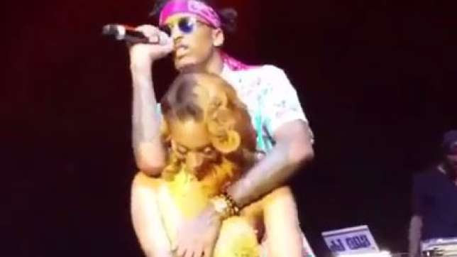 august-alsina-grabs-breast-fan