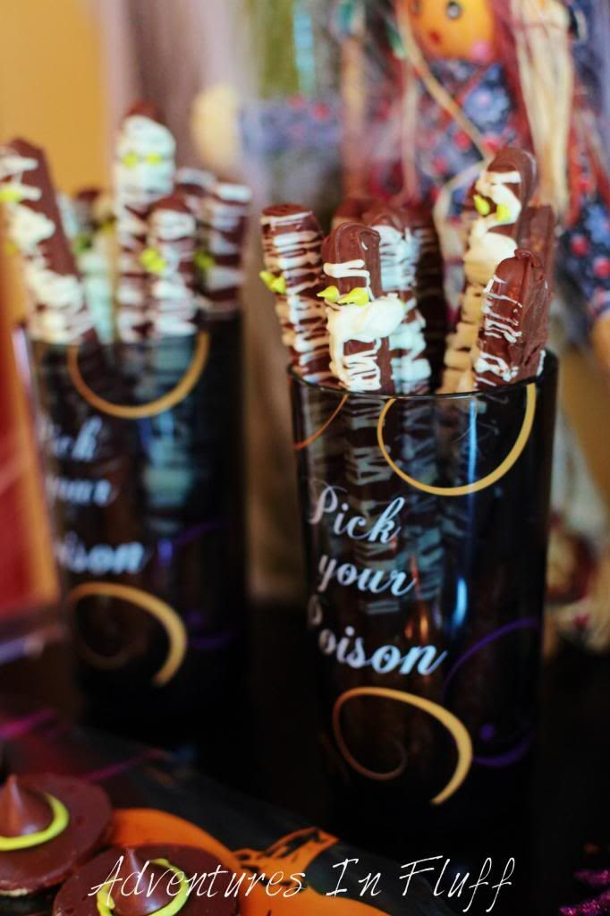Mummy Pretzel Sticks for Halloween Mummy Pretzel Sticks for Halloween