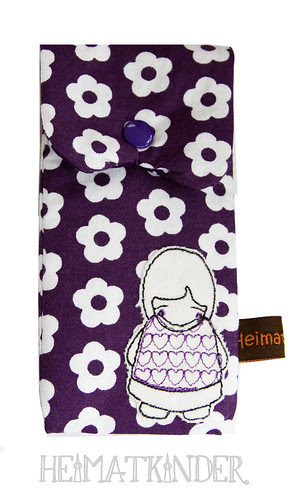 Handytasche lila Blümchen // Mobile phone bag purple with flowers