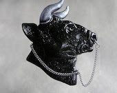 Black Bull Brooch, Head Bull, silver tone chain - abrakadabraua