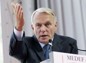 391081_le-premier-ministre-jean-marc-ayrault-fait-un-dicours-pour-l-ouverture-de-l-universite-d-ete-du-medef-le-29-aout-2012