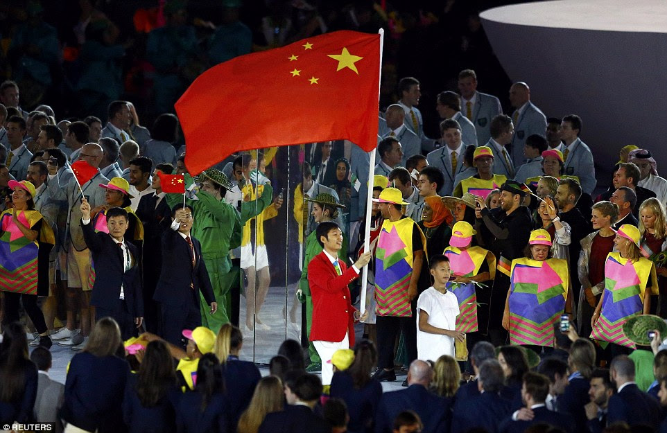 estrela vedação e China Chamariz Sheng Le participa da cerimônia de abertura no Rio de Janeiro