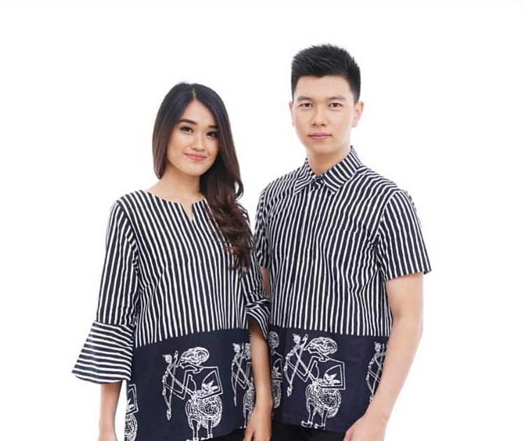 Contoh Model Baju Batik Couple Keluarga : Contoh Baju ...