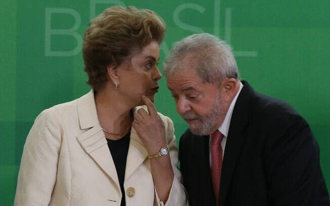 Lula afirmou nesta segunda (25) que o processo contra Dilma está sendo conduzido por uma