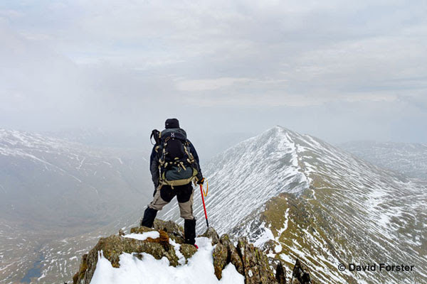 01M-9117 Enjoying the View from Swrirral Edge Helvellyn Lake District Cumbria UK