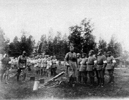 Suojeluskuntien kunniapäällikkö Mannerheim tarkastuskäynnillä 1922