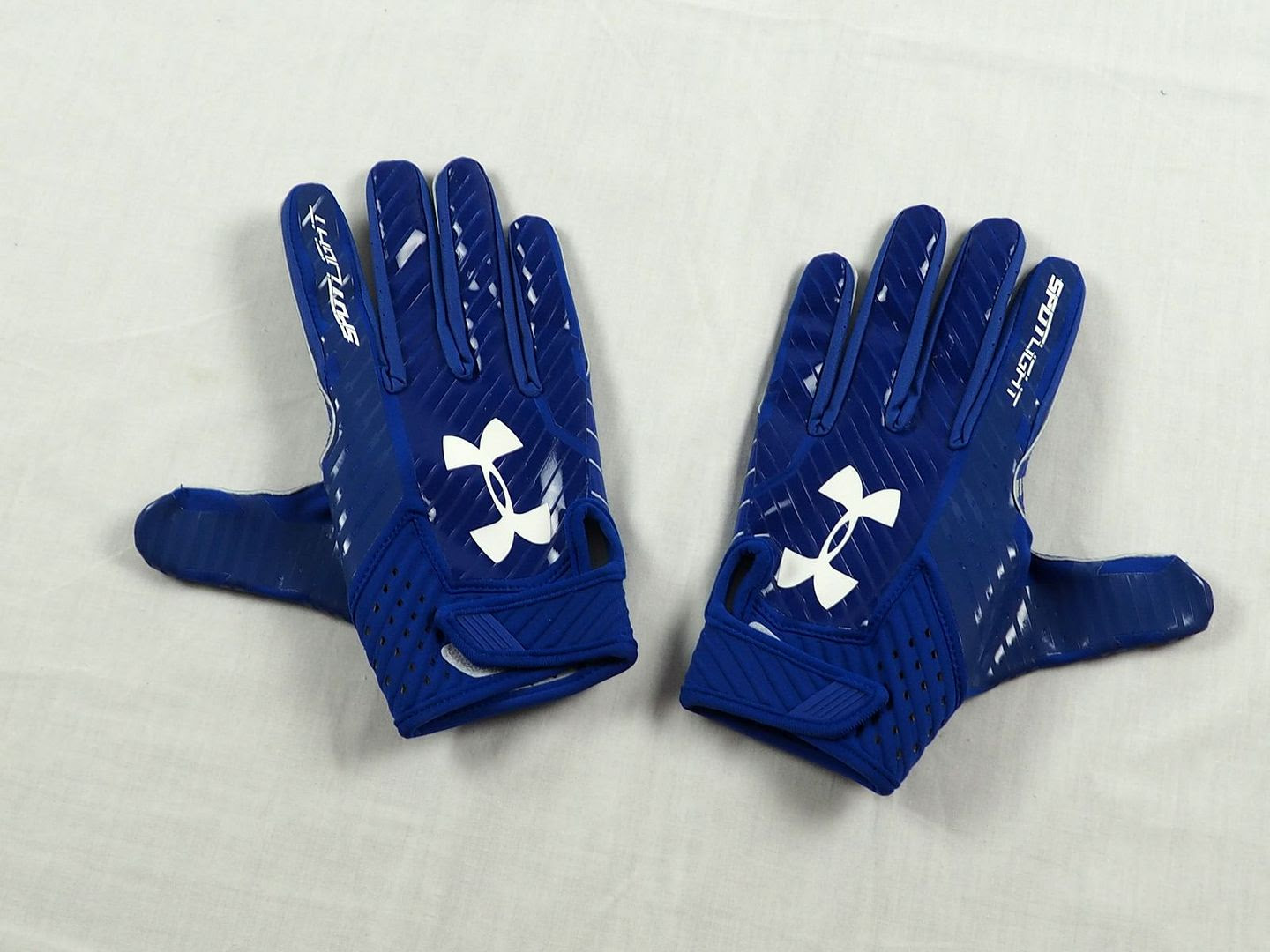 NEW Under Armour Spotlight Blue NFL Receiver Gloves L eBay NEW Under Armour Spotlight Blue NFL Receiver Gloves L eBay
