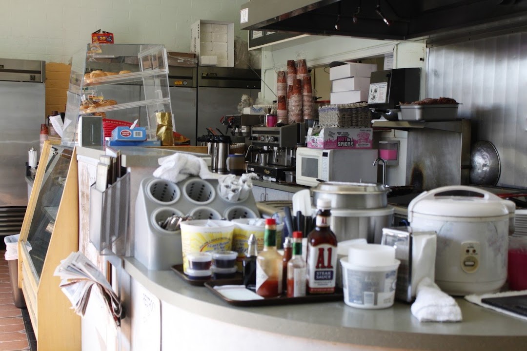 Les Croissants Cafe