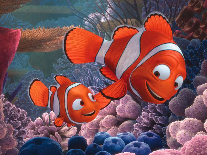 Divulgação/Buena Vista O desengonçado peixinho Nemo conta com a ajuda e incentivo do pai Marlin, que perdeu a sua esposa e cuida do filho sozinho e com o maior amor