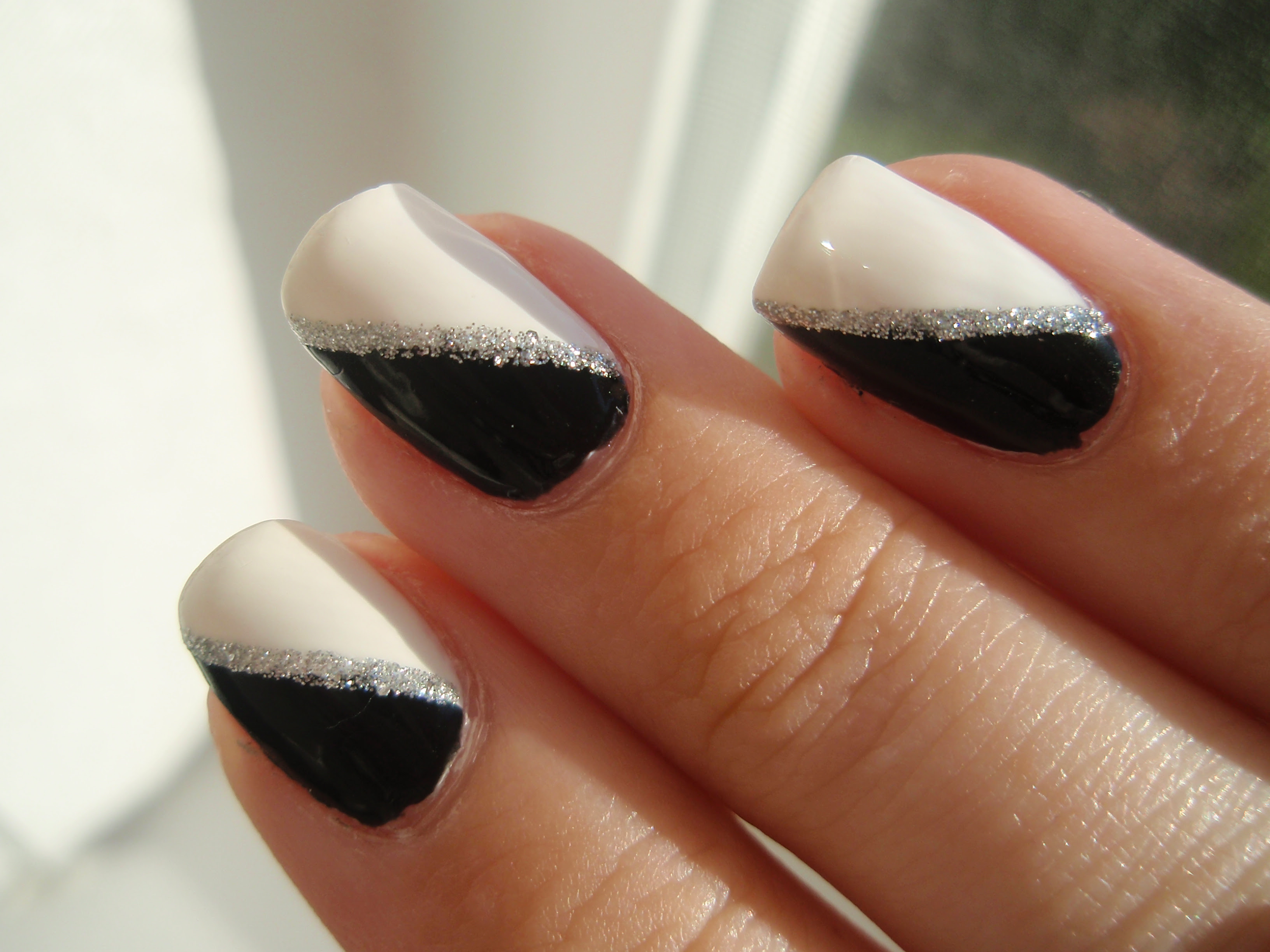 Lin's Lacquer: Black/White Nails with Silver Stripe