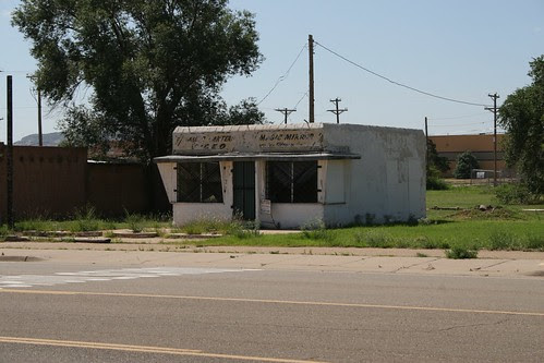 little building along old route 66 in tucumcari, new mexico