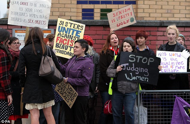 http://i.dailymail.co.uk/i/pix/2011/11/06/article-2058313-0EB17DC800000578-797_634x414.jpg