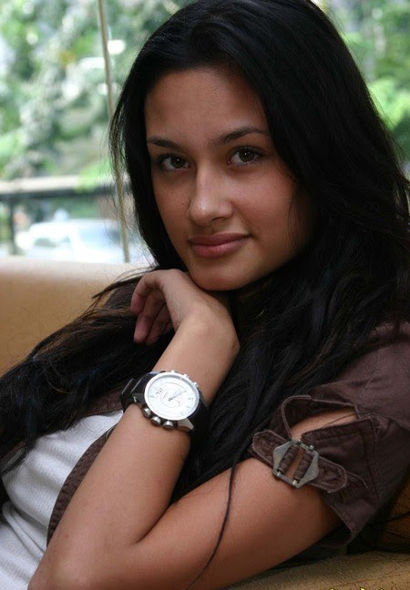 GALLERY MAGAZINE: Rebecca Soejati Reijman Model Hot Indonesia Kelahiran