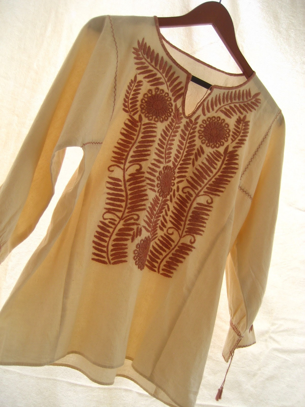 Mexican Embroidered Dress Tunic BOHEMIAN CHIC blouson Color Natural Beige Embroidery pale peach size L