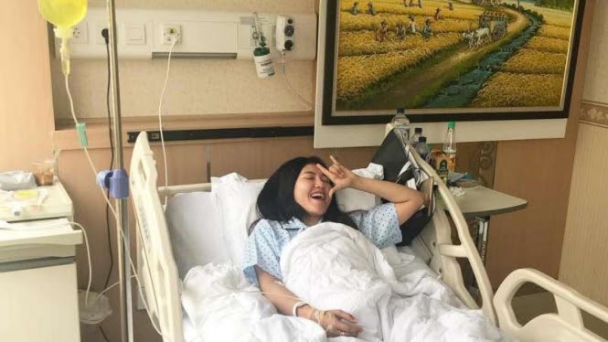 Gambar Orang Yang Sedang Dirawat Di Rumah Sakit Berbagai Rumah