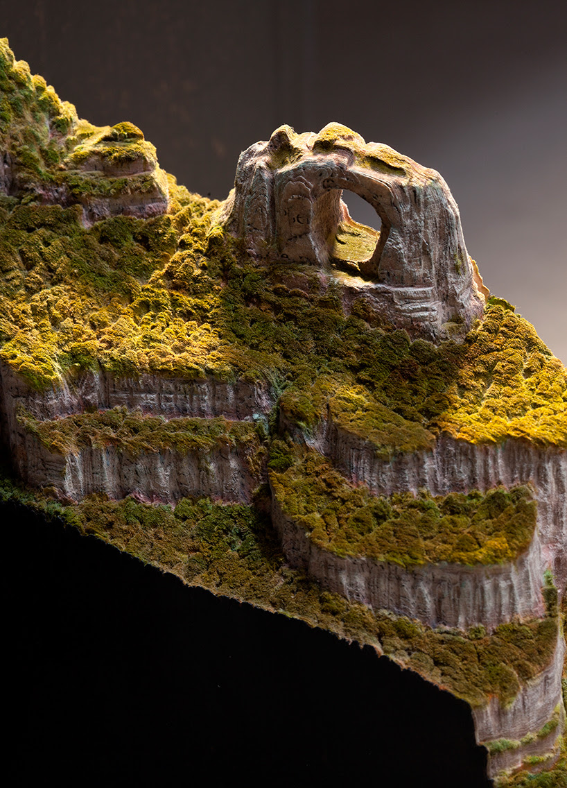 guy-laramee-onde-eles-moram-where-they-live-book-carving-art-designboom-006