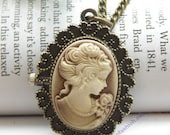Retro copper oval with queen photo pocket watch necklace pendant jewelry vintage style - toofashion2010