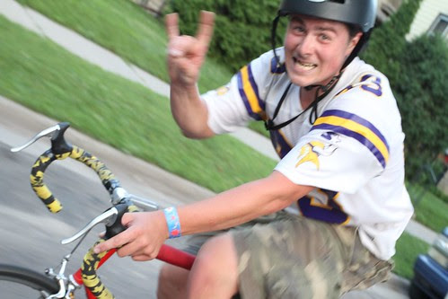 Passing Kid Mik on the tandem
