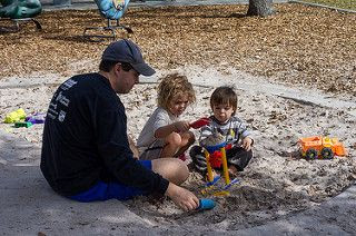 photo playing_in_the_sand.jpg