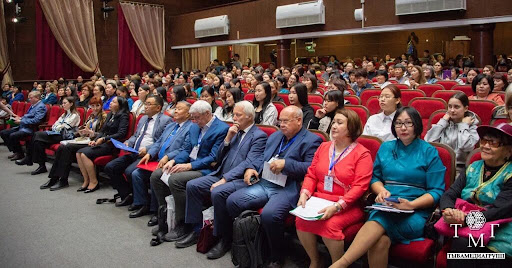 В Кызыле стартовал Международный библиотечный форум «Через библиотеку – к развитию  общества» - Тыванын аныяктары