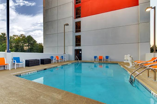 Holiday Inn Express & Suites Atlanta N-Perimeter Mall Area, an IHG Hotel image 3