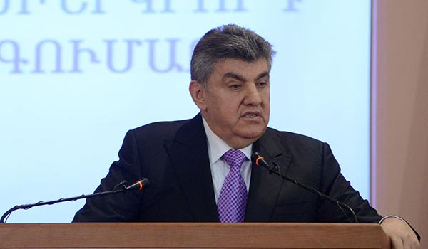 http://armenianow.com/sites/default/files/img/imagecache/600x400/ara-abrahamyan.jpg