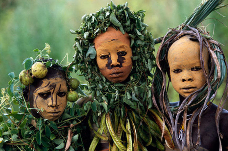 A beleza das Tribos Surma e Mursi, uma cultura em perigo, no sul de Etiópia 18