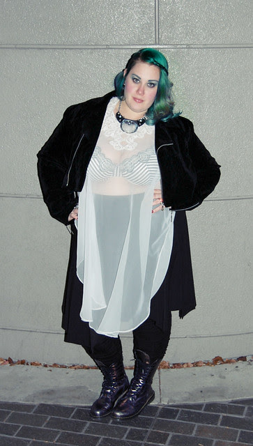 OOTD: White + Black