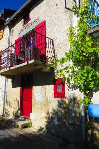 Lodge Gîte Le Barry d’Espine : Location gite en montagne pour 6 personnes, avec 3 chambres, terrasse/balcon, jardin, proche Station de ski, Aix-les-Thermes, Ariège et Andorre, à Comus, dans l’Aude, en Occitanie Comus