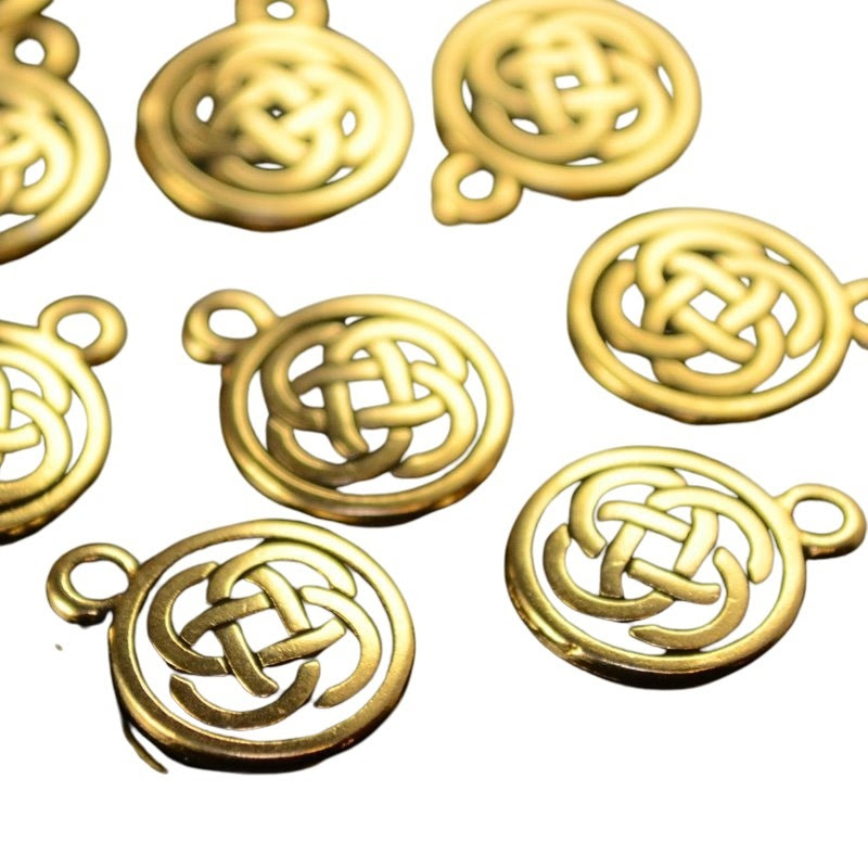tc94-2033-26 Metal Charm - Celtic Round Drop - Antique Gold (1)