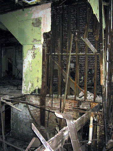 gaslit ruins30.JPG