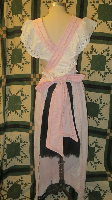 back last apron she wears