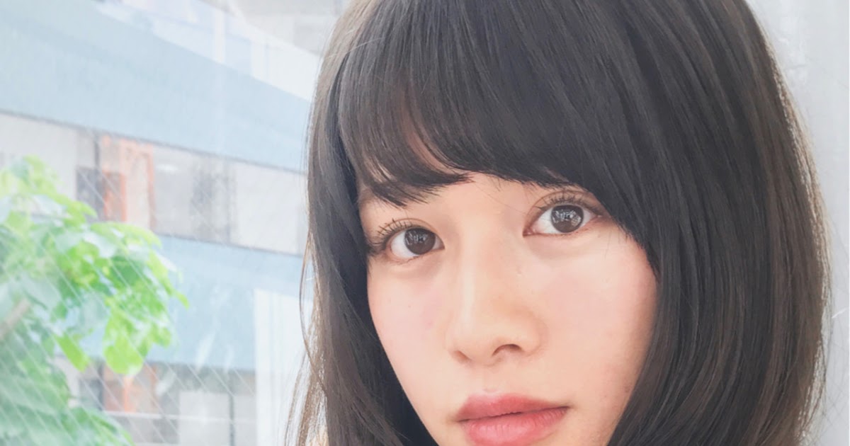 逆三角形 髪型 ストレート Irina Gakharia