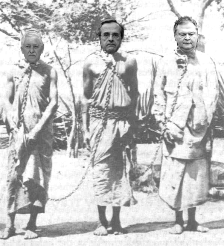 Slaves_in_chains_(grayscale)