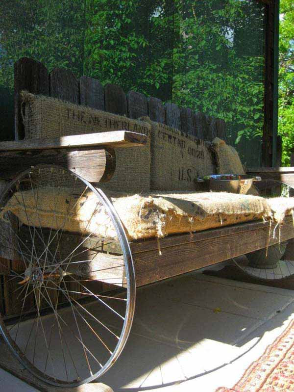 DIY-Crafts-from-Bike-Wheels-12