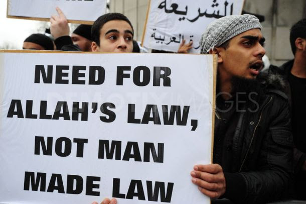 muslims-shariah-law-protest-libya