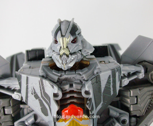 Transformers Starscream HftD Leader Class - modo robot