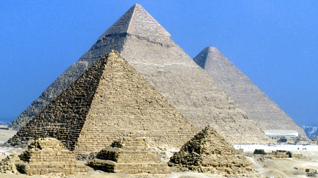Pirâmides de Giza (foto: BBC)