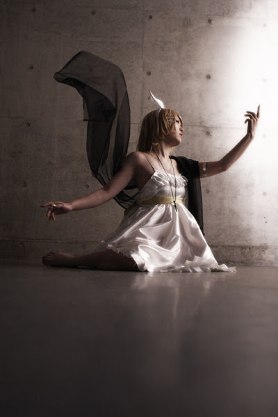"You may keep singing for eternity."
Vocaloid Synchronicity ~Meguru Sekai no Requiem~ Cosplay
Kagamine Len by RokuKagamine Rin by Fuka