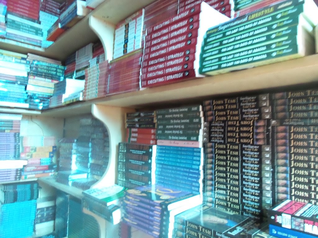 Lazon Bookstore