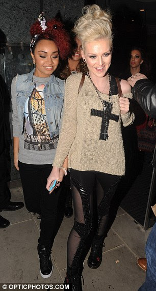 http://i.dailymail.co.uk/i/pix/2012/01/19/article-2088744-0F865A7100000578-985_306x572.jpg