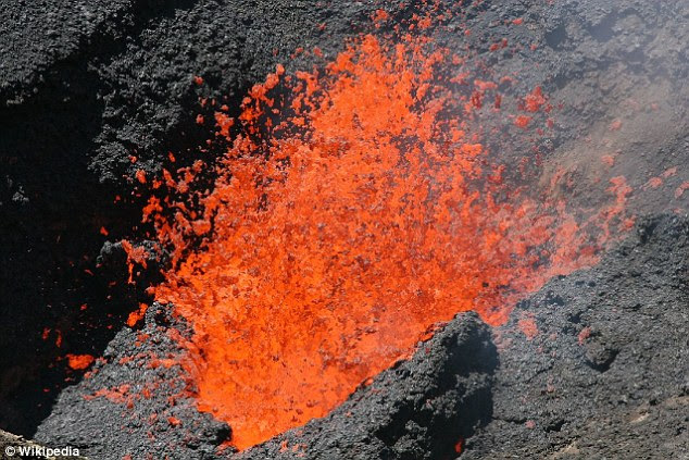 Experts found that changes in tvolcanic sound signalled a sudden rise in the lava lake level just ahead of a major eruption that took place in 2015. A lava fountain within the Villarica volcano's crater. The volcano, in southern Chile, is one of the most active volcanoes in the world. A new study published in the journal Geophysical Research Letters demonstrated how changes volcanic sounds signaled a sudden rise in the lava lake level in the Villarica volcano