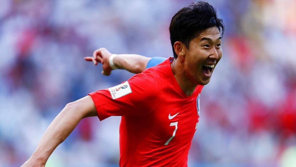 Son Heung Min Crying : Heung-Min Son of Tottenham Hotspur cries on the