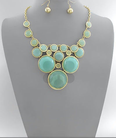 http://www.pinterest.com/pin/9429480442059941/ Mint Color Jewelry!! Mint Bubble Necklace!