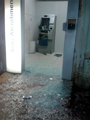Terminal ficou destruído com a explosão (Foto: Marcelino Neto)