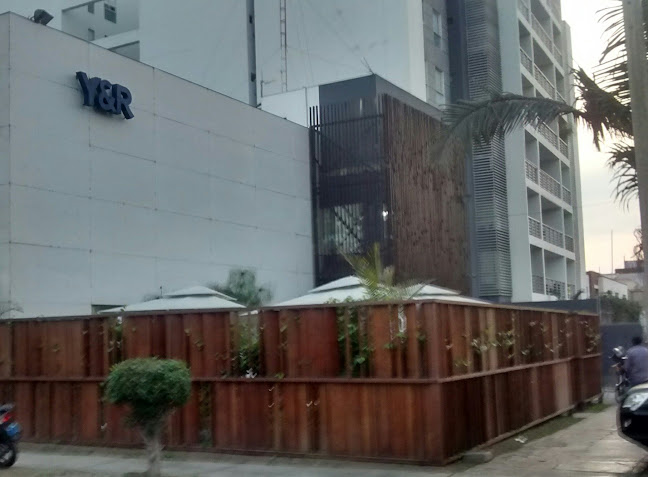 Av. Angamos Oeste 915, Miraflores 15074, Perú