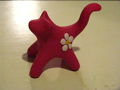 Daisy figurine